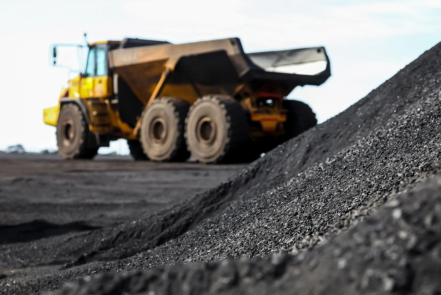 Coal handling at a mining site