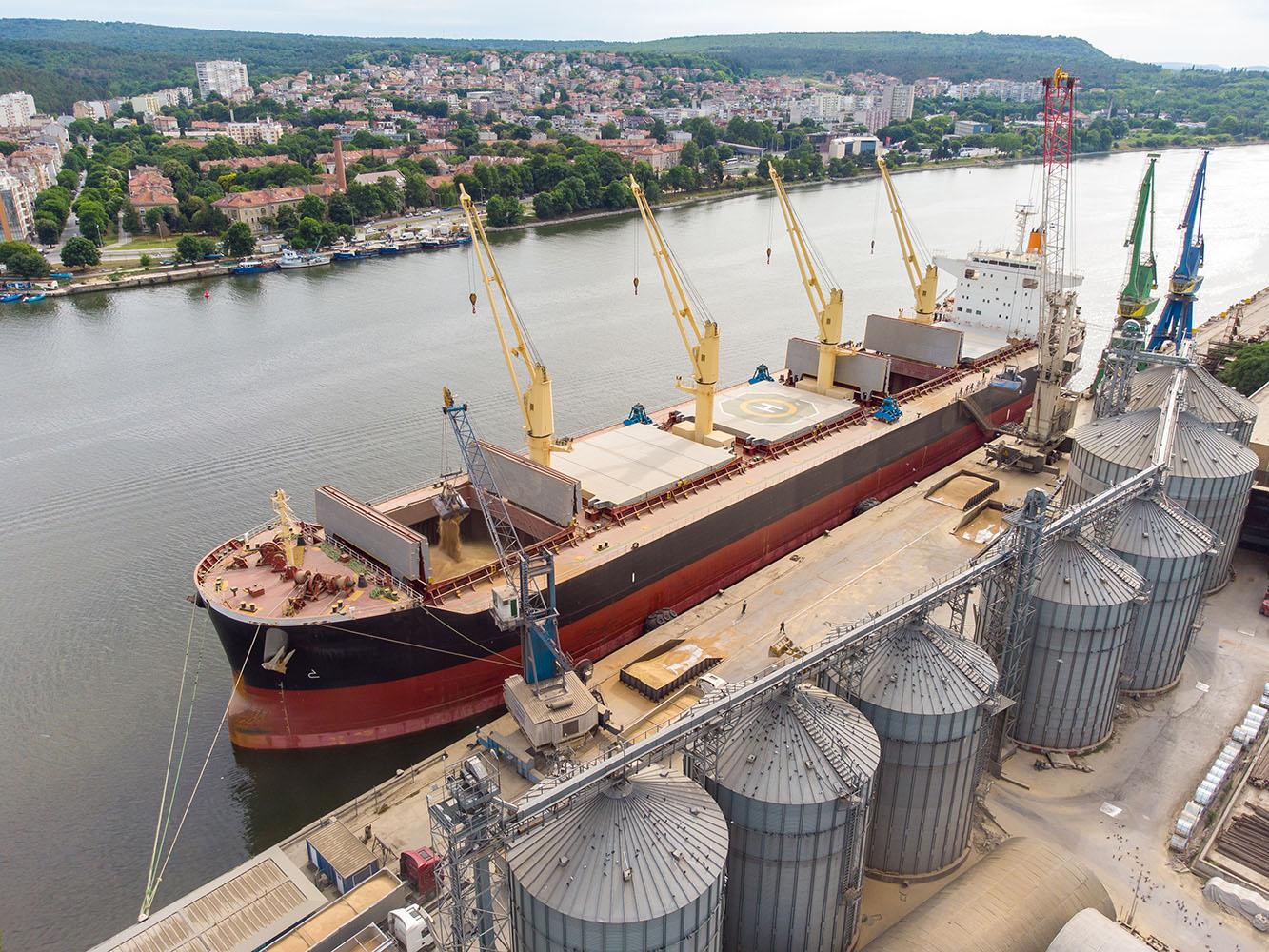 Bulk soybean port loading operation